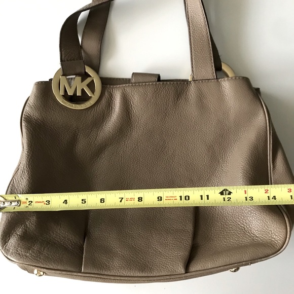 Authentic Micheal Kors large hobo bag - Picture 4 of 12